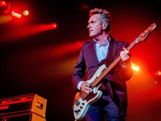 Henny Vrienten, de bassist die zijn stempel drukte op de muziekindustrie