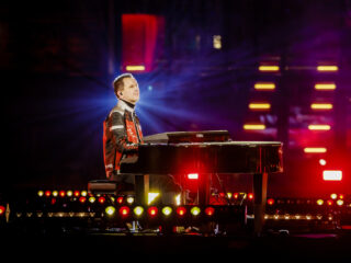 NPO Radio 2 Top 2000 sensationeel geopend door Bart Arens