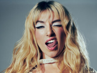 Eyelar in Tannaz' vragenvuur over haar zangcarrière: 'Heb er veel voor moeten opofferen'