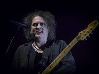Robert Smith schreef Lovesong van The Cure als huwelijksgeschenk