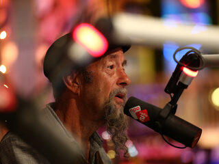 Ilja Gort geeft antwoord op al je wijnvragen in Wout & Frank