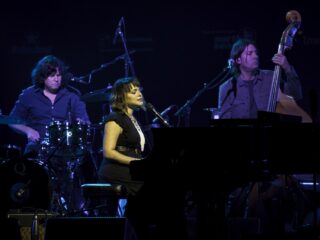 Kijktip: Norah Jones live in de House Of Blues in New Orleans