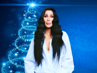Cher piekt vroeg met eerste kerstalbum van 2023