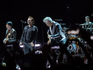 Luister hier naar een nieuw nummer van U2