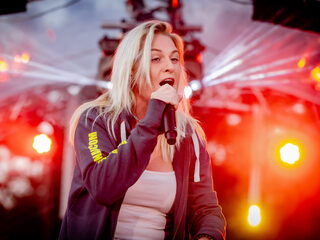 Miss Montreal ontroert met livesessie tijdens 100 uur voor KWF