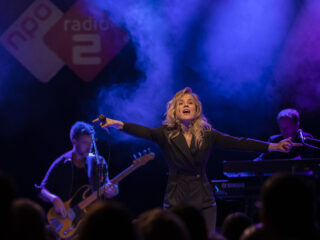 Ilse DeLange scoort NPO Radio 2 Topsong met Drown Us Out