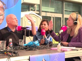 Stevige discussies over coronabeleid bij liveopname Op z'n Kop