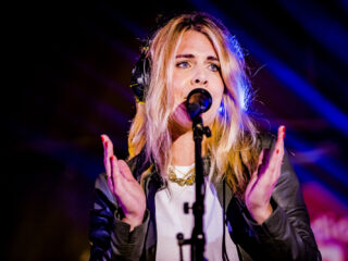 Strijkers én band: Blackbird pakt uit in Jan-Willem Start Op!