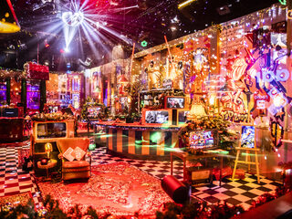 Herken jij alle leadzangers van deze Top 2000 bands?