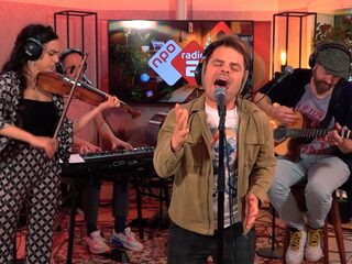 VanVelzen komt met Nederlandstalig album