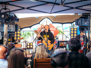 Op zaterdag 18 november hoor je NPO Radio 2 live vanaf HIER Festival