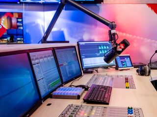 De Keiharde Pödcast en Op Z'n Kop live tijdens NPO Podcastevent