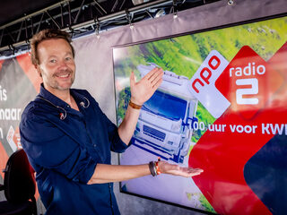 Vraag een plaat aan voor 100 uur voor KWF