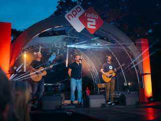 Racoon wint Buma Award Nationaal met Het Is Al Laat Toch