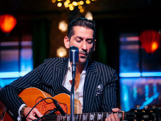 Danny Vera covert Stand By Me tijdens opening Top 2000