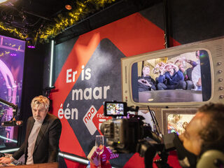 Ruud de Wild kondigt samen met Bankzitters Stapelgek aan