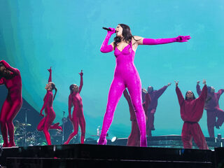 Frank was bij Dua Lipa en vond het fantastisch: 'Popshow zoals een popshow moet zijn'