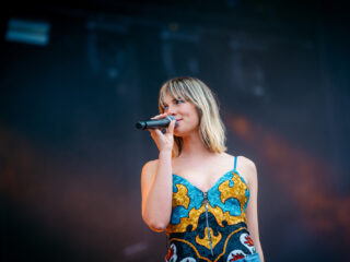 Maan keert terug met nieuwe single Paranoia