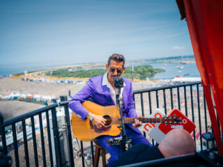 Volgens Barry Hay is Danny Vera “beggin’ for trouble"