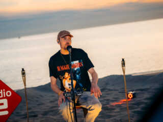 Goldkimono speelt akoestische versie van Lost Inside My Head op Concert at SEA