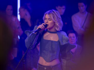 Belgische zangeres Pommelien Thijs hoopt in 2024 meer in Nederland te zijn