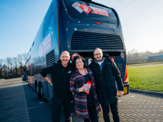 Caroline van der Plas stemt op Sweet Caroline van Neil Diamond