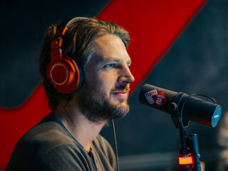 Renze Klamer over Top 2000-stemlijst: 'Lekker zwelgen in negatieve gevoelens'