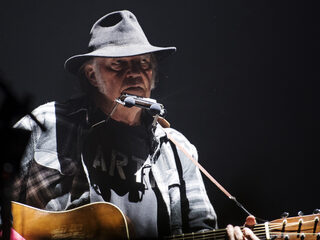 Hoe Neil Young met Heart of Gold het midden van de weg vond