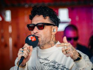 Kraantje Pappie speelt Naakt Zien tijdens intiem optreden op Concert at SEA