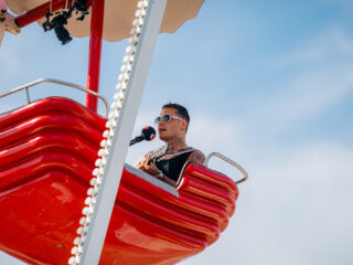 Douwe Bob speelt Nothing To Lose in een reuzenrad op Concert at SEA