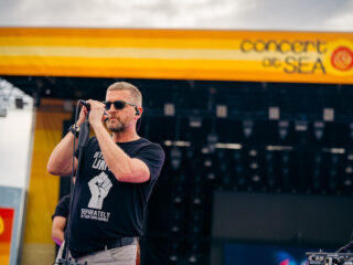 Racoon maakt indruk met intieme versie van Nickel For Goodbye