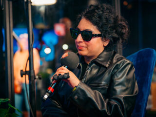 Leo Blokhuis interviewt Arooj Aftab op North Sea Jazz: 'Muziek is de taal van het hart'