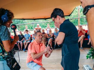 Armand vraagt zijn vriendin Heidi ten huwelijk: 'Ze is mijn grootste maatje'