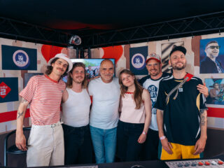 Luister hier naar een Elephants For A Friend live op Pinkpop