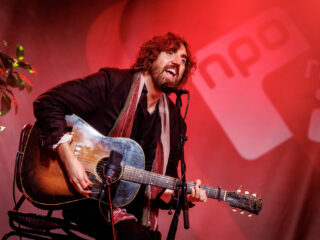 Jonathan Jeremiah live tijdens de NPO Radio 2 Wensweek voor KWF