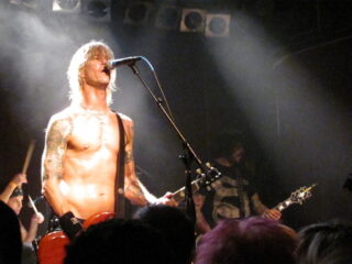 De Gouden Snaar: Hoe 'Duff' McKagan van een punkrocker een wereldster werd