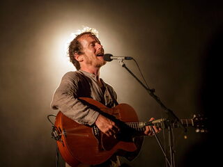 Damien Rice scoort tegen wil en dank met 9 Crimes