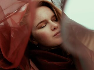 Simone's Songlines trapt het nieuwe jaar af met zangeres NICCI NOVA