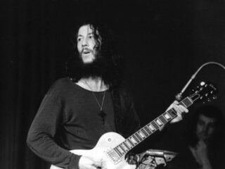 Hoe de gitaar van Fleetwood Mac-legende Peter Green keer op keer nieuw leven krijgt