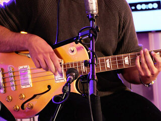 Herken jij nummers aan de hand van hun baslijn?