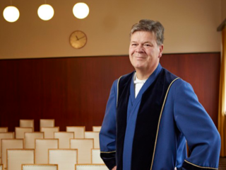 Raymond Serré maakt de gekste dingen mee als trouwambtenaar