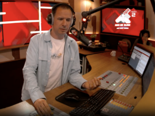 Een taboe doorbrekend gesprek tussen Bart en depressieve luisteraar Marianne