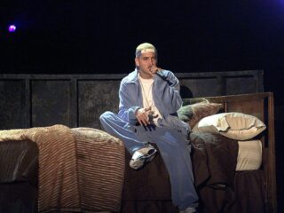 Shady is back: Eminem als superheld, Elvis en meer in Without Me