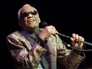 Nieuwe aflevering van Blokhuis De Podcast: Grasduinen in de catalogus van Ray Charles