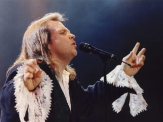 Meat Loaf laat je sprakeloos achter met zomerse rockhit