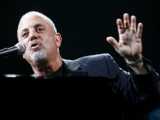Billy Joel betuigt zijn liefde voor de stad in New York State Of Mind
