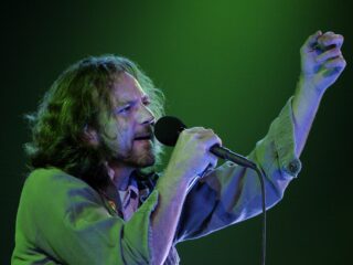 Eddie Vedders Society neemt afscheid van een bekrompen maatschappij