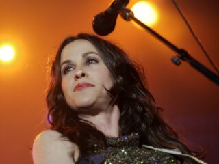 Alanis Morissettes Thank U bezingt haar persoonlijke conflict met succes