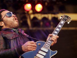 Lenny Kravitz' 'naïeve' Let Love Rule is gospel, R&B en psychedelische rock in een