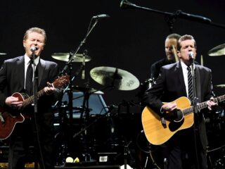 Eagles slaan een nieuwe weg in met One Of These Nights